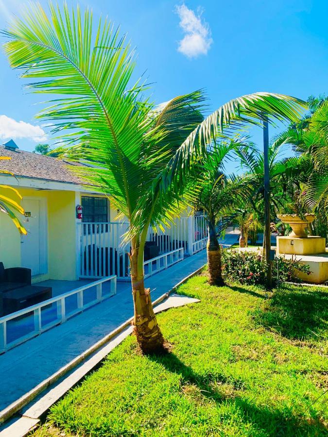 Colony Club Inn & Suites Nassau Exterior photo