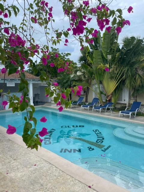 Colony Club Inn & Suites Nassau Exterior photo